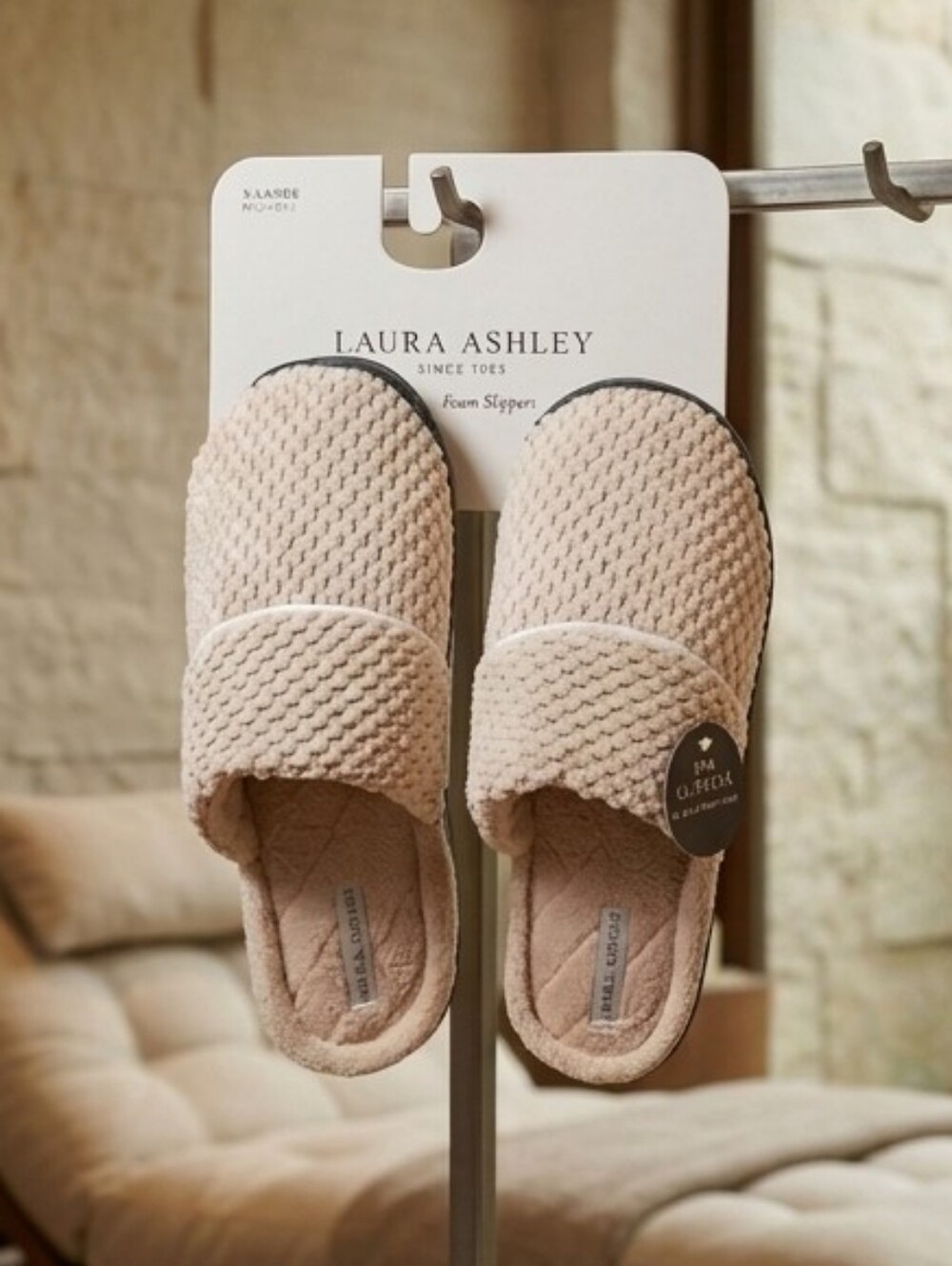 Laura Ashley Memory Foam Slippers - XL - Picture 7 of 8